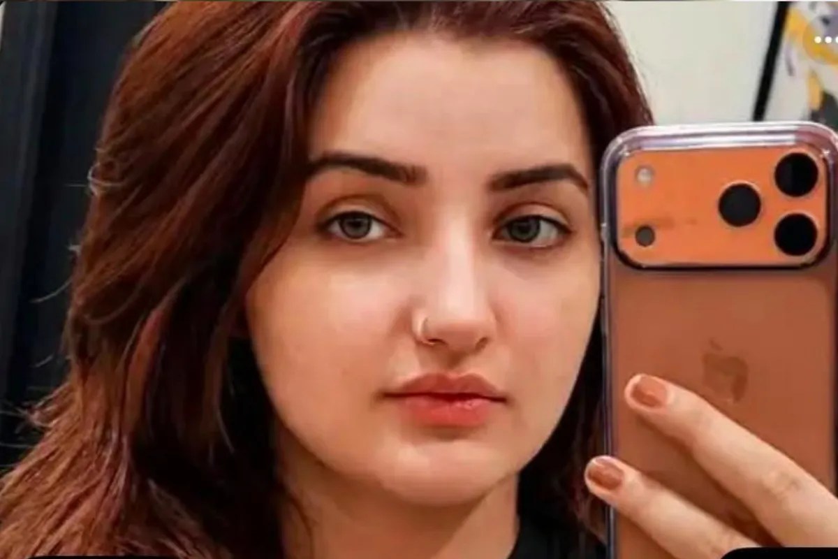 28 साल की पाकिस्तानी TikTok स्टार आयशा गिलानी पर हमले के बाद का CCTV फुटेज आया सामने, भागते दिखे दो बाइक सवार