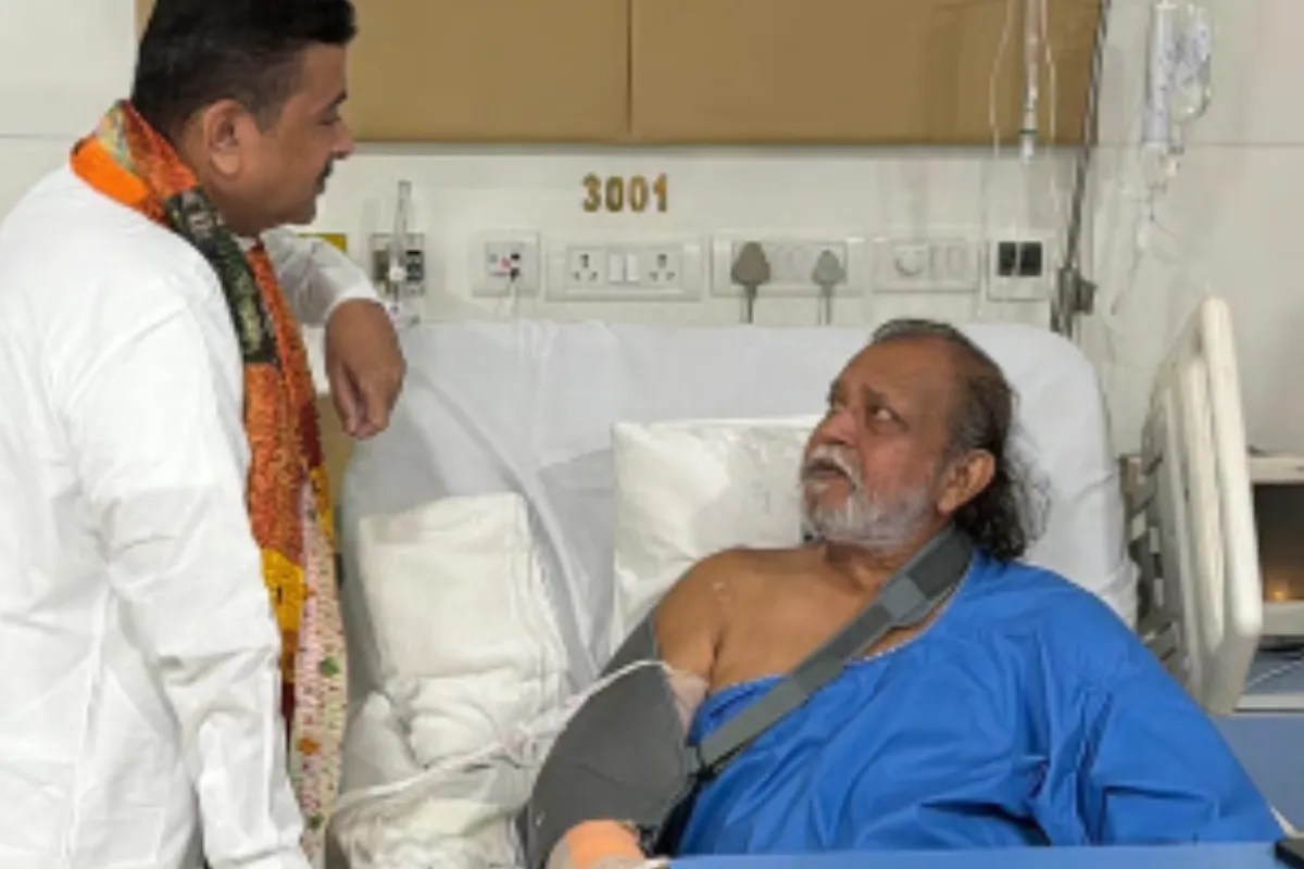 76 की उम्र में अस्पताल में भर्ती हुए अभिनेता मिथुन चक्रवर्ती, सीएम शुभेंदु अधिकारी मिलने पहुंचे, जानें पूरा मामला