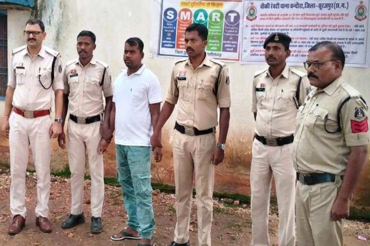 Surajpur Fraud Case: 8.50 लाख रुपए लेकर थमाया बंद लिफाफा, कहा था- इसमें 17 लाख हैं, खोला तो खराब निकली किस्मत