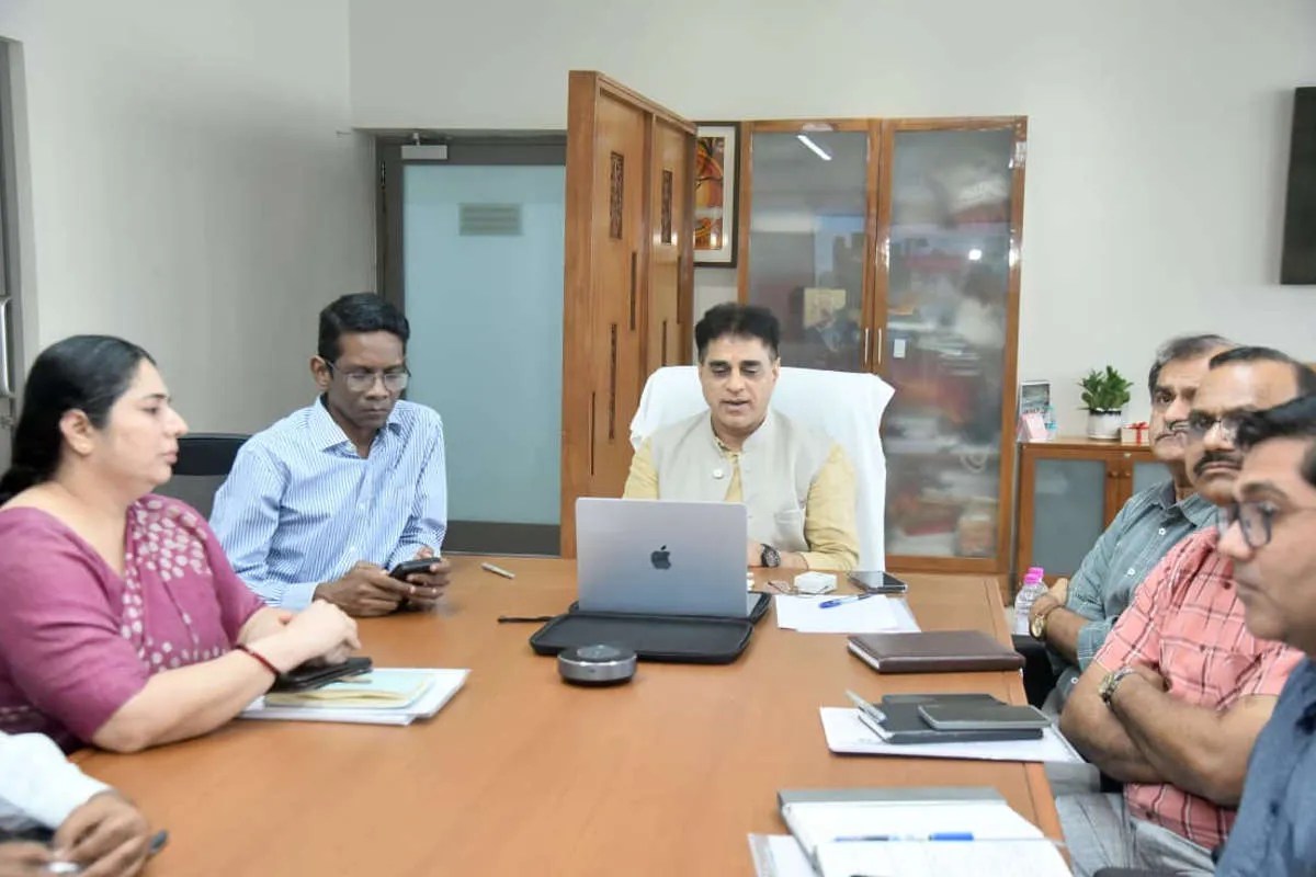 दिल्ली-मुंबई में एच1एन1 के बढ़ते मामलों के बीच गुजरात सरकार अलर्ट, स्वास्थ्य राज्य मंत्री ने ली उच्च स्तरीय बैठक