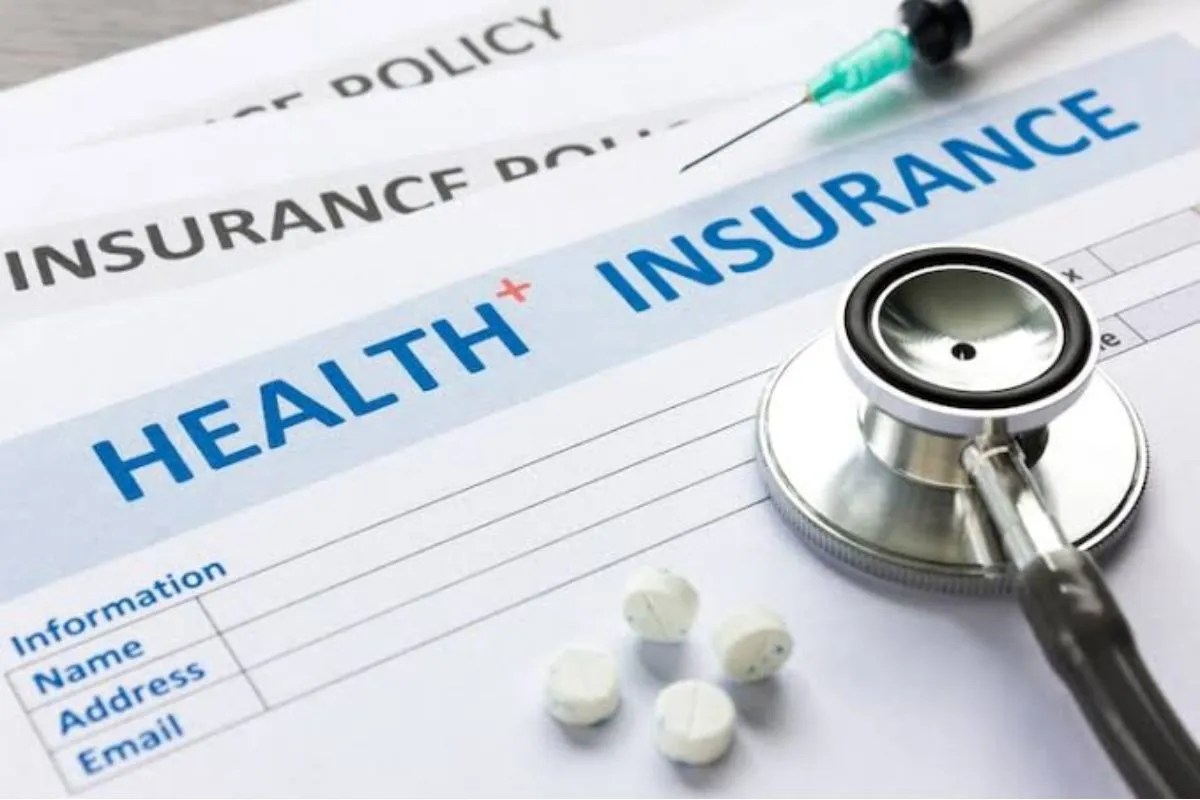 Health Insurance : 10 लाख रुपये का हेल्थ कवर अब पड़ सकता है कम, इंश्योरेंस लेने से पहले इन तीन बातों का जरूर रखें ध्यान