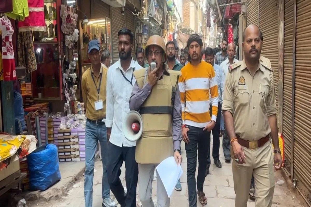 एक बार फिर बढ़ी दालमंडी के लोगों की मुसीबत, मकान टूटने के बाद भी बिजली विभाग वसूलेगा बकाया राशि, 293 लोगों से होगी वसूली