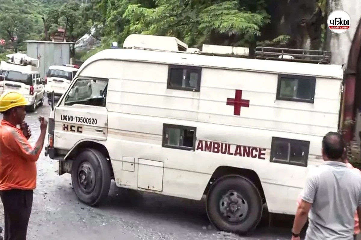 सड़क नहीं थी, 7 किमी स्ट्रेचर पर चली एंबुलेंस टीम; ओडिशा में गर्भवती महिला को पहुंचाया अस्पताल