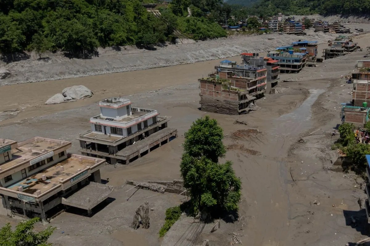 चीन-नेपाल सीमा के पास ग्लेशियर झील फटने का खतरा टला, लेकिन मंडरा रहा दूसरा बड़ा खतरा