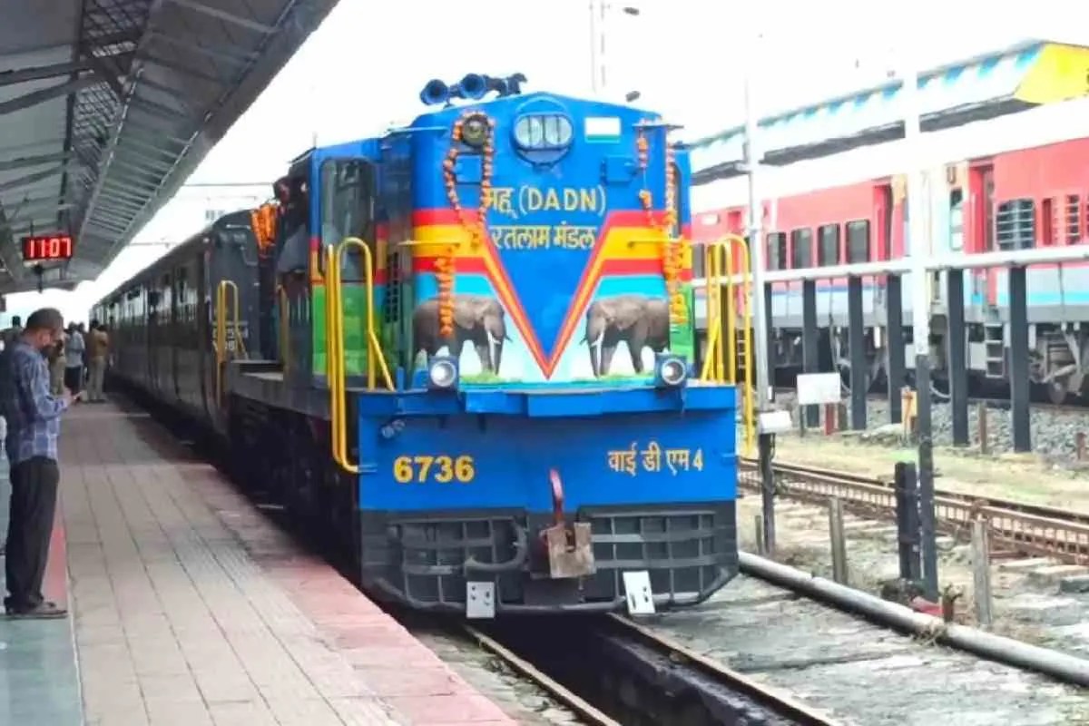 Indian Railway: वैष्णो देवी जाने वालों के लिए खुशखबरी, साबरमती-जम्मू तवी एक्सप्रेस अब कटरा तक चलेगी