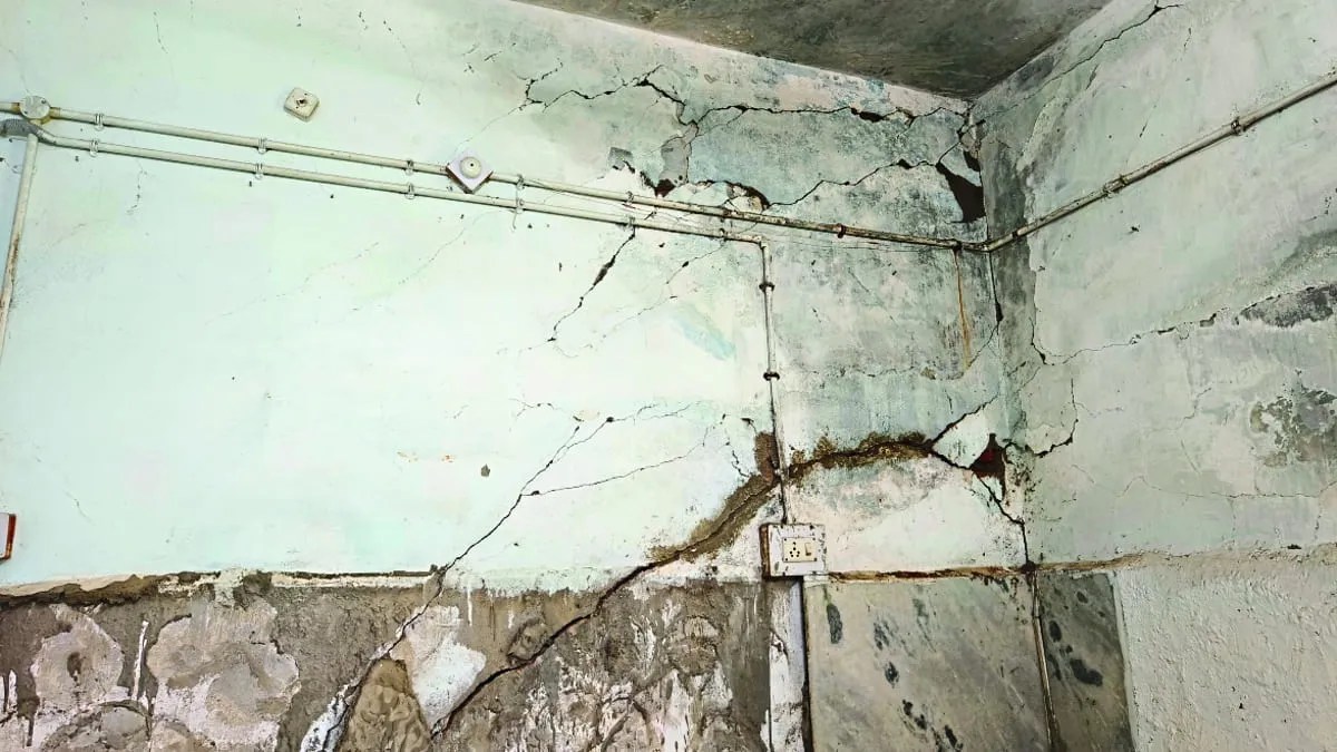 पीपरछेड़ी अस्पताल जर्जर : पांच साल से मौत के साये में मरीजों का उपचार