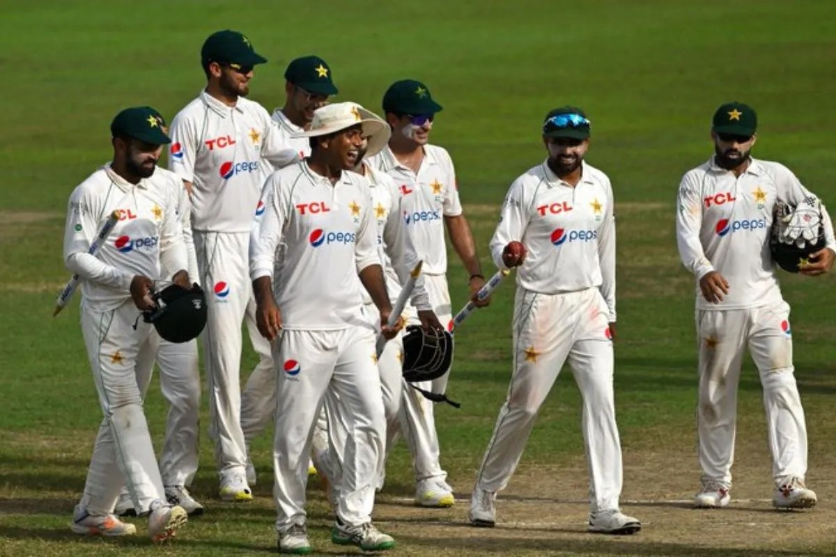 Eng vs Ban: अंग्रेजों के सामने पिछले 20 साल से घुटने टेक रहा पाकिस्तान, लीड्स टेस्ट में बनाया बेहद शर्मनाक रिकॉर्ड
