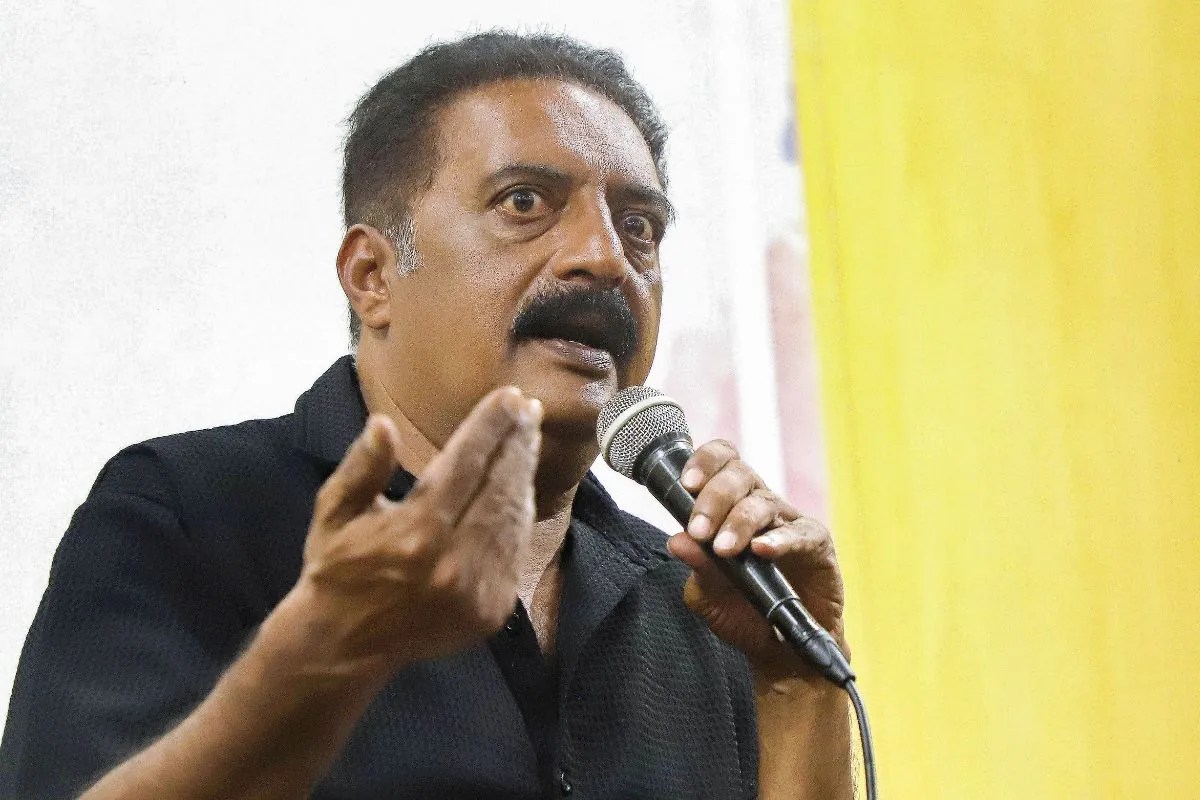 वोटर आईडी गड़बड़ी पर भड़के अभिनेता प्रकाश राज, कर्नाटक चुनाव आयोग को बताया ‘झूठा’