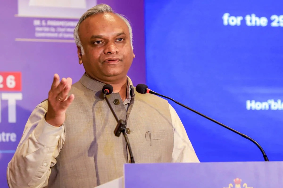 Karnataka politics: गृह विभाग छिना तो साधारण कार्यकर्ता बन जाऊंगा, प्रियांक खरगे बोले- आलाकमान का फैसला मंजूर