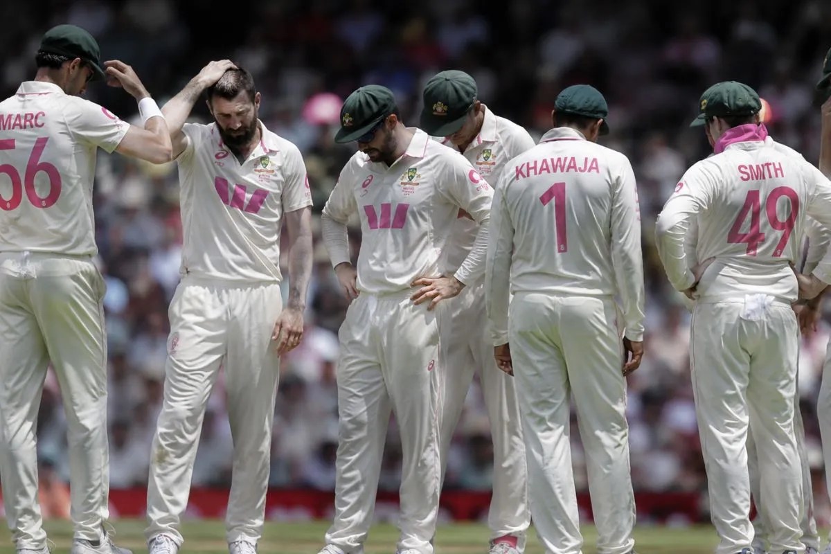 AUS vs BAN: बांग्लादेश से शर्मनाक हार के बाद निशाने पर ऑस्ट्रेलिया के सीनियर खिलाड़ी, टीम इंडिया की तरह बदलाव की मिली सलाह