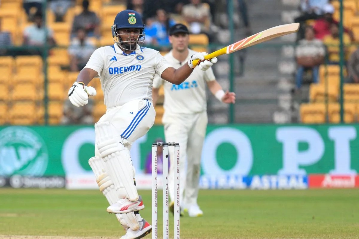 IND vs SL: टीम इंडिया में लौटते ही सरफराज खान ने बढ़ा दी टेंशन! टूट सकती हैं इस खिलाड़ी की उम्मीदें