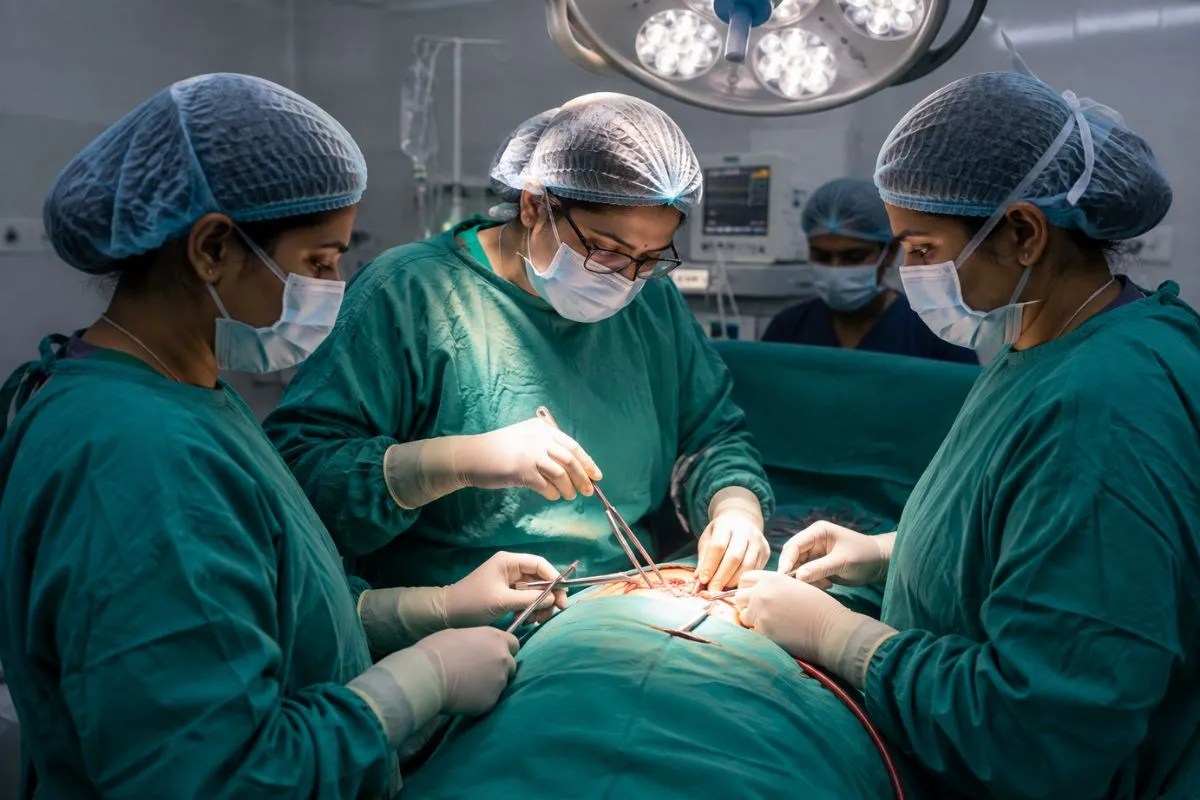 22-24 सप्ताह की गर्भावस्था जितना बड़ा हो गया था गर्भाशय, ऑपरेशन में निकले 16 फाइब्रॉइड, दुर्ग का मामला