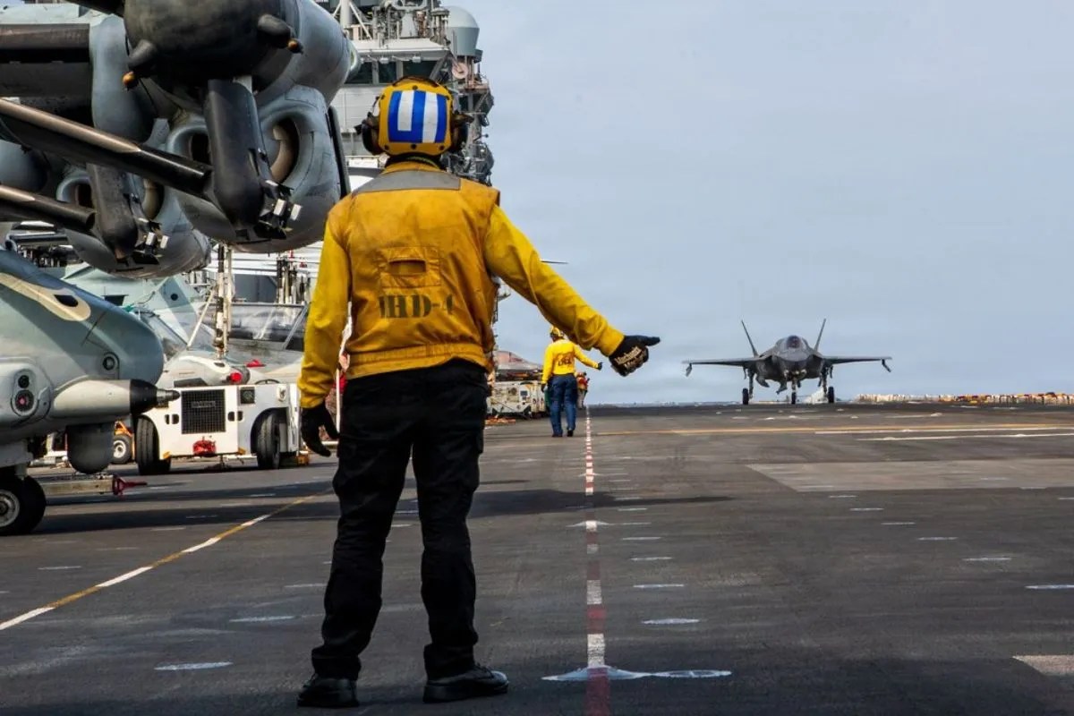 क्या USS Abraham Lincoln पर 7 नौसैनिकों की हुई मौत? अमेरिकी सेंट्रल कमांड ने बताई सच्चाई