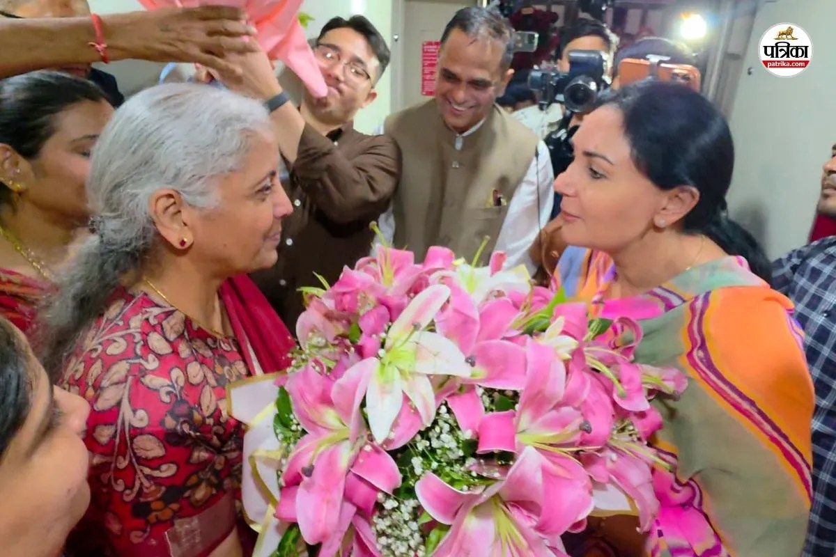 BRICS बैठक के लिए जयपुर पहुंची वित्त मंत्री निर्मला सीतारमण, आज से 2 दिन 11 देशों के प्रतिनिधि आर्थिक मुद्दों पर करेंगे मंथन
