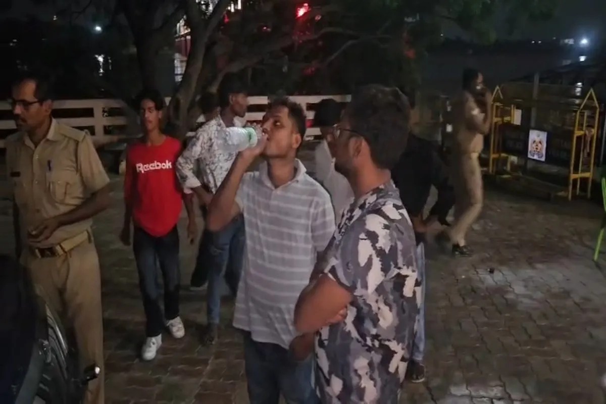 नमो घाट पर सिक्योरिटी गार्ड की दबंगई, घूमने आए पर्यटकों के साथ जमकर की मारपीट, गेट नंबर दो पर हुई वारदात