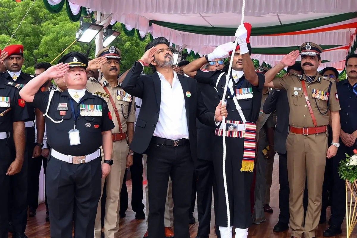 ‘जाति-धर्म के बंधन तोड़ें’, तमिलनाडु CM विजय का स्वतंत्रता दिवस पर पहला भाषण, बोले- भ्रष्टाचार से मुक्ति ही सच्ची आजादी
