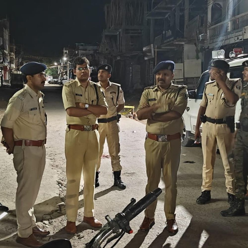 लूट के प्रयास में किराना व्यवसायी को मारी गोली:मधुबनी में घर लौटने के दौरान हादसा, घायल डीएमसीएच रेफर