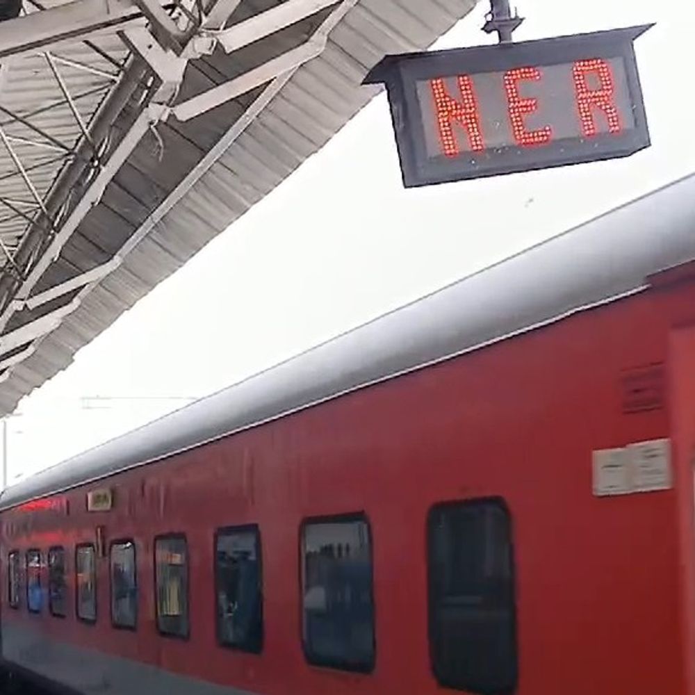 गोरखपुर-हैदराबाद स्पेशल ट्रेन का बढ़ा फेरा:4 राज्यों के यात्रियों को मिलेगा फायदा, जानिए तारीख और टइमिंग