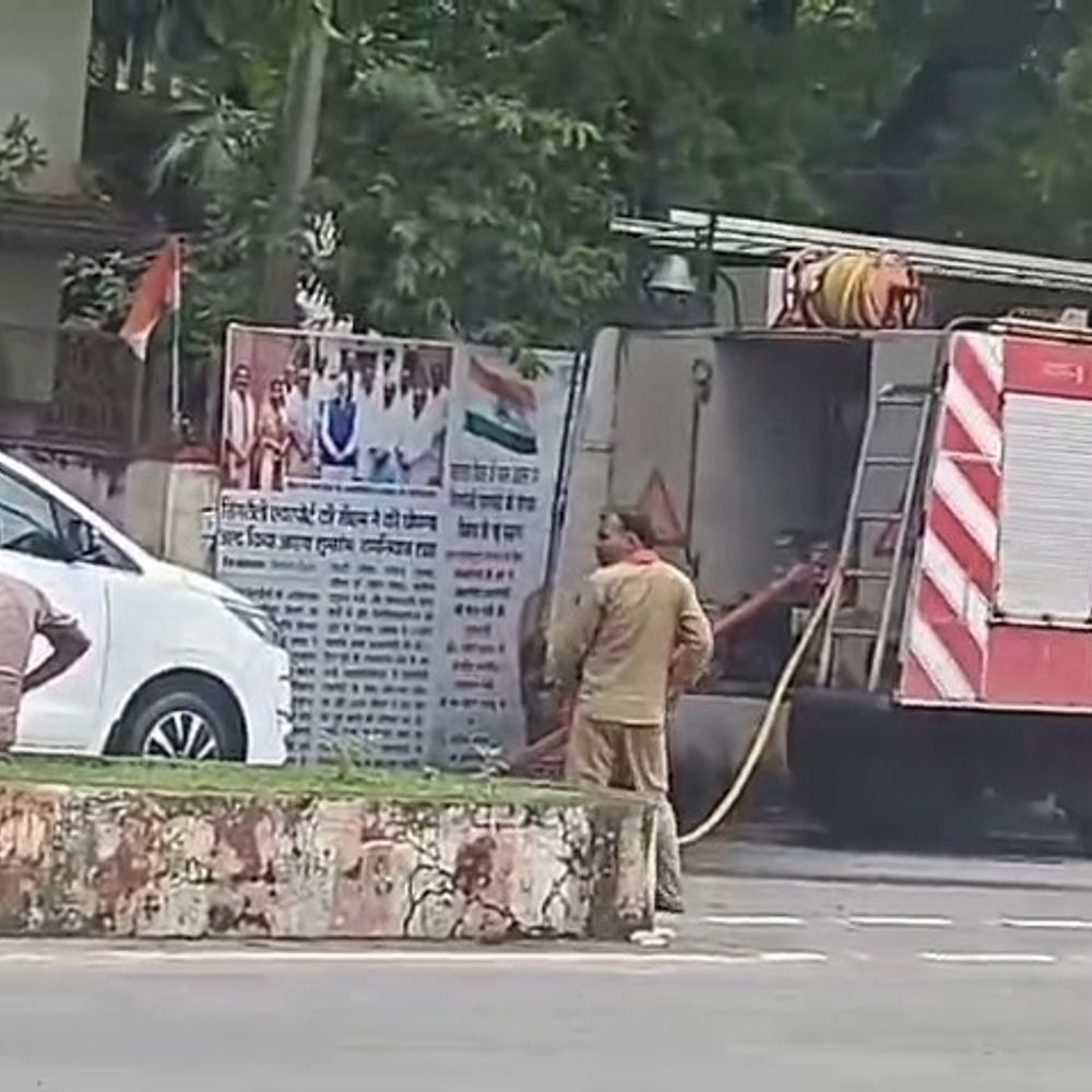 दमकल से गाड़ी धुलवाने पर सिंगरौली विधायक की सफाई:बोले- मैंने नहीं बुलाया वाहन, ड्राइवर को लगाई डांट, गलती दोबारा न करने की हिदायत