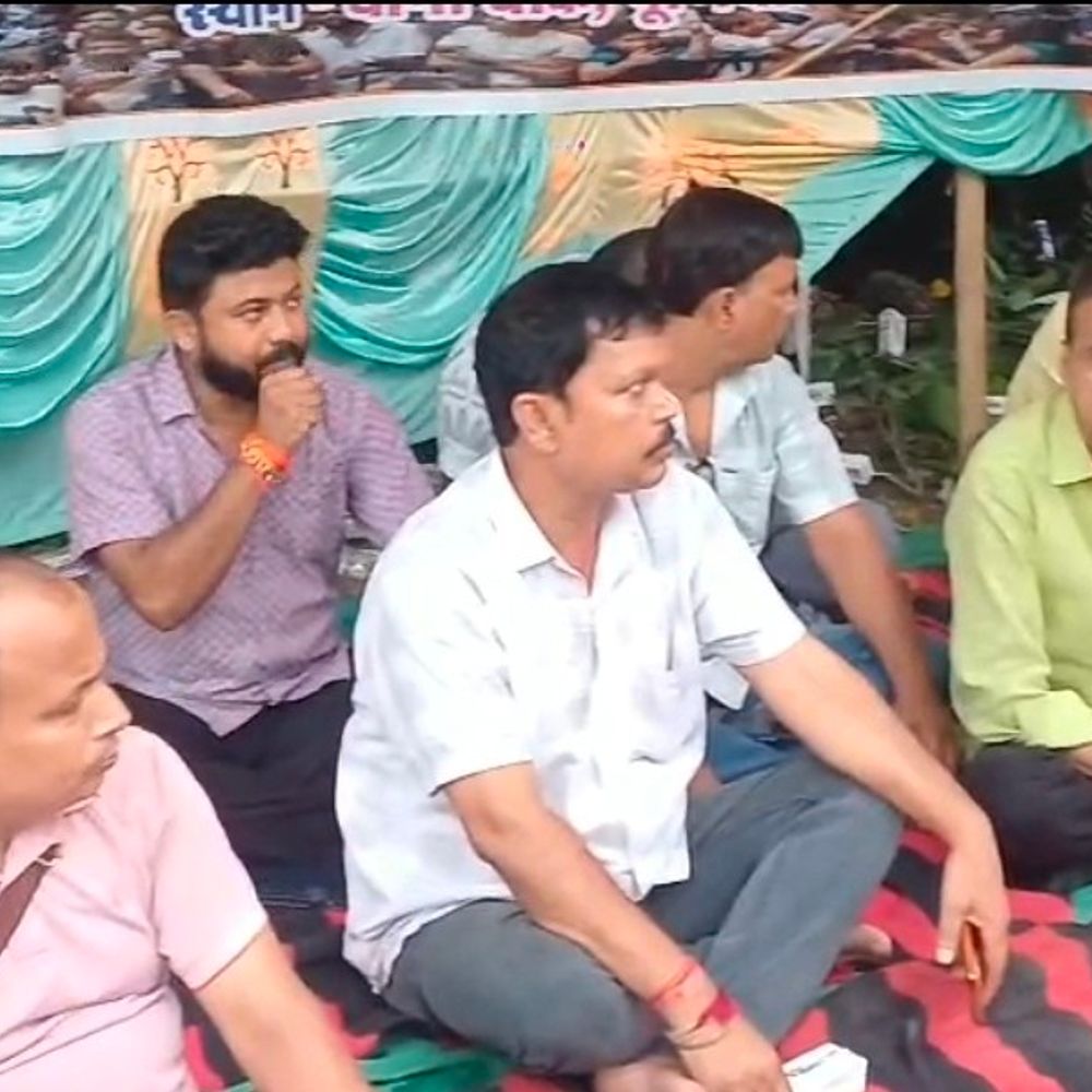 पूर्णिया में आरक्षण समीक्षा अभियान का धरना:बोले- जन्म नहीं योग्यता से तय हो भविष्य, क्रीमी लेयर को आरक्षण से बाहर करने की मांग