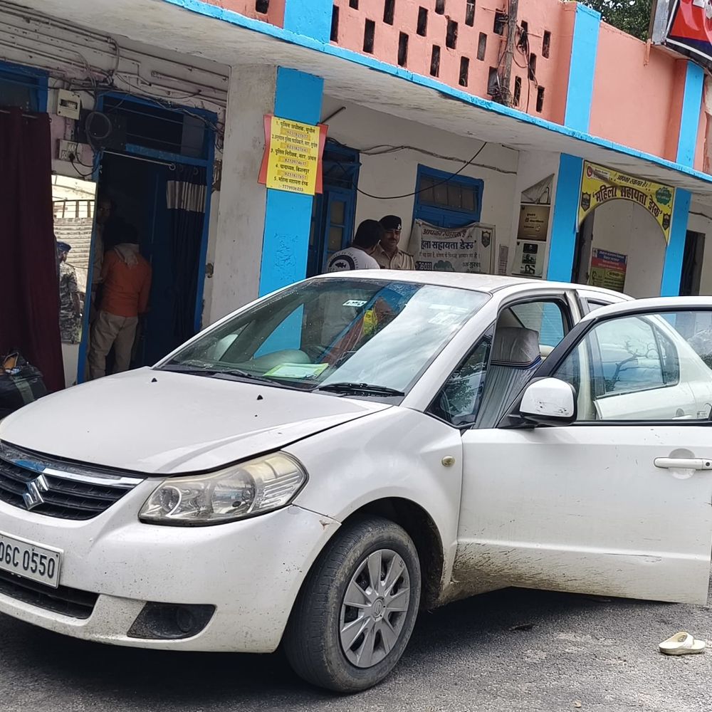 सुपौल में कार से 1680 बोतल नेपाली शराब मिली:14 बोरों में छिपाकर ले जा रहा था तस्कर; एक गिरफ्तार, दूसरा फरार