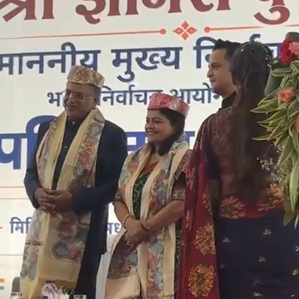 मुख्य चुनाव आयुक्त ज्ञानेश कुमार पहुंचे झंझारपुर:मिथिला हाट में पाग-शॉल भेंट किया गया, सुरक्षा के कड़े इंतजाम; मीडिया की एंट्री पर रोक