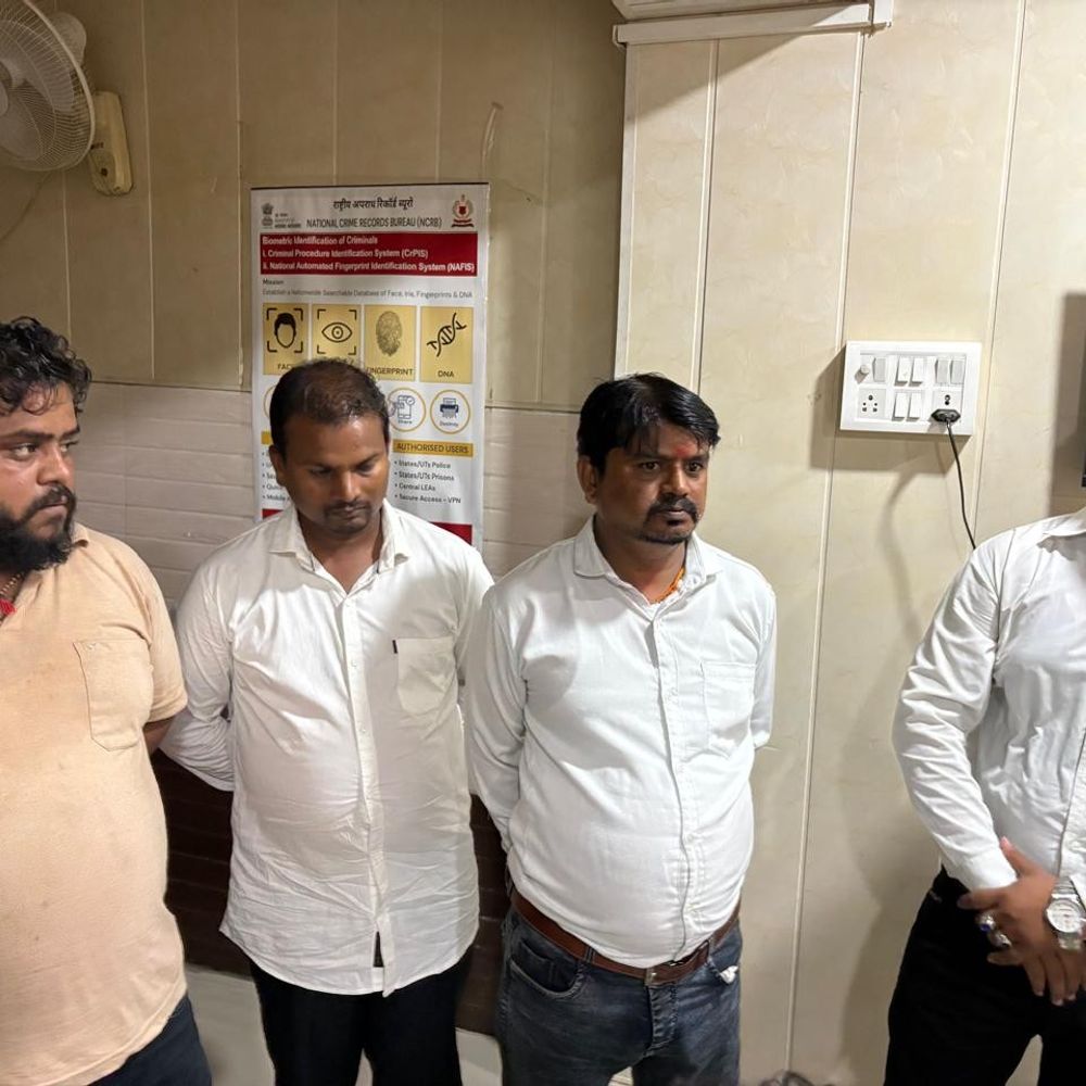 फर्जी ड्रग इंस्पेक्टर बनकर मेडिकल स्टोर संचालकों से वसूली:3 आरोपी गिरफ्तार, रायबरेली के युवकों ने दुकानों से लिए हजारों रुपए