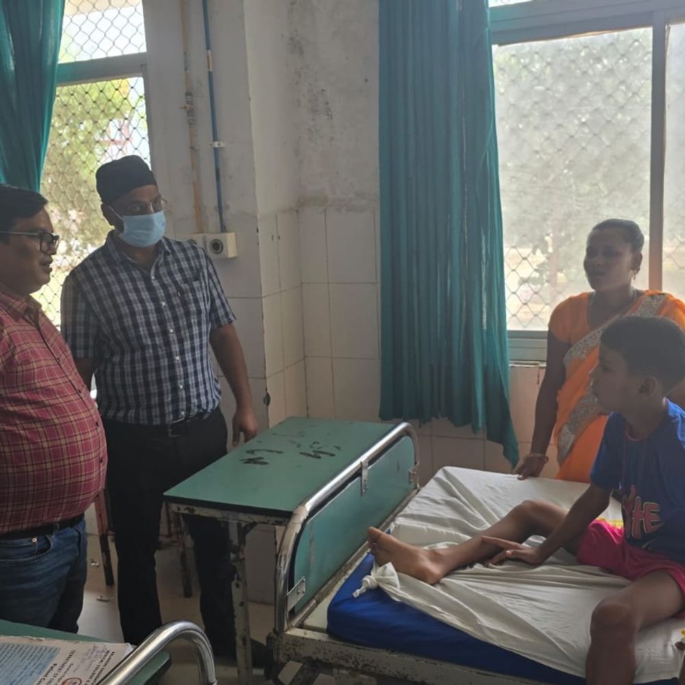 डिप्थीरिया से जूझ रहे 9 वर्षीय बच्चे की जान बची:अयोध्या में स्वास्थ्य विभाग की तत्परता से मिला समय पर इलाज