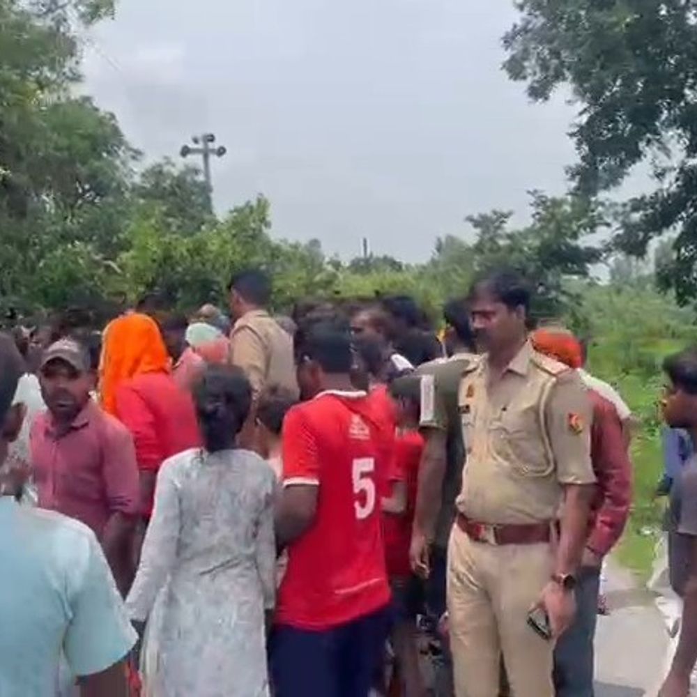 उन्नाव में 20 वर्षीय युवक का शव पेड़ से मिला:बाग में लटका था, मंगलवार रात से लापता; पुलिस जांच में जुटी