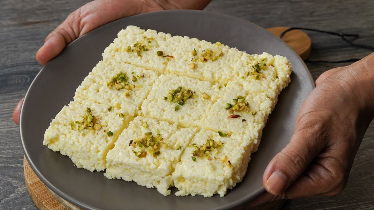 अब बाजार में पैसे खर्च करने की जरूरत नहीं, घर पर झटपट बनाएं स्वादिष्ट कलाकंद, सेव कर लें रेसिपी