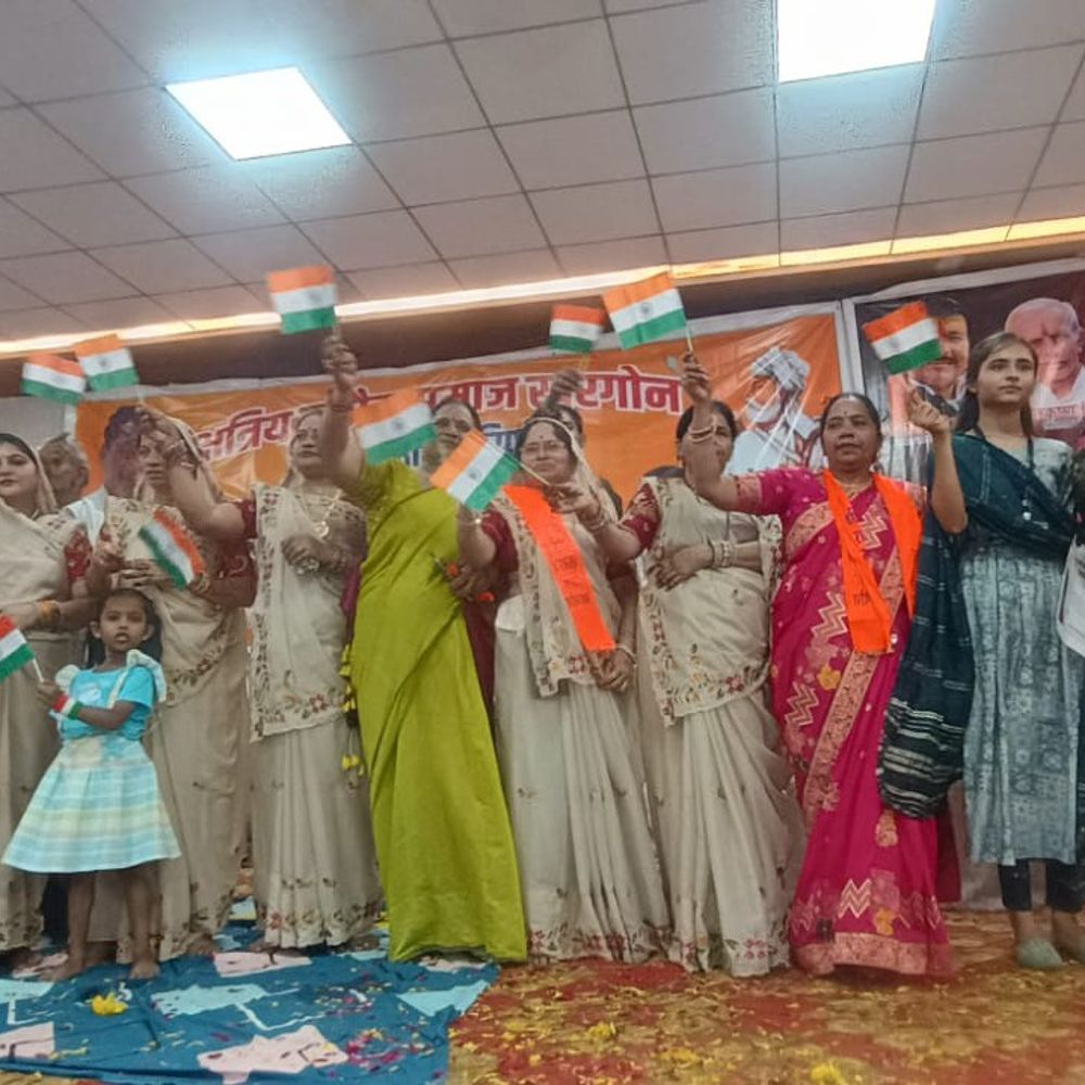 खरगोन में वीर दुर्गादास जयंती पर तिरंगा यात्रा नकाली गई:राधाकुंज मांगलिक परिसर पर हुआ समापन, 200 गांवों के लोग शामिल हुए