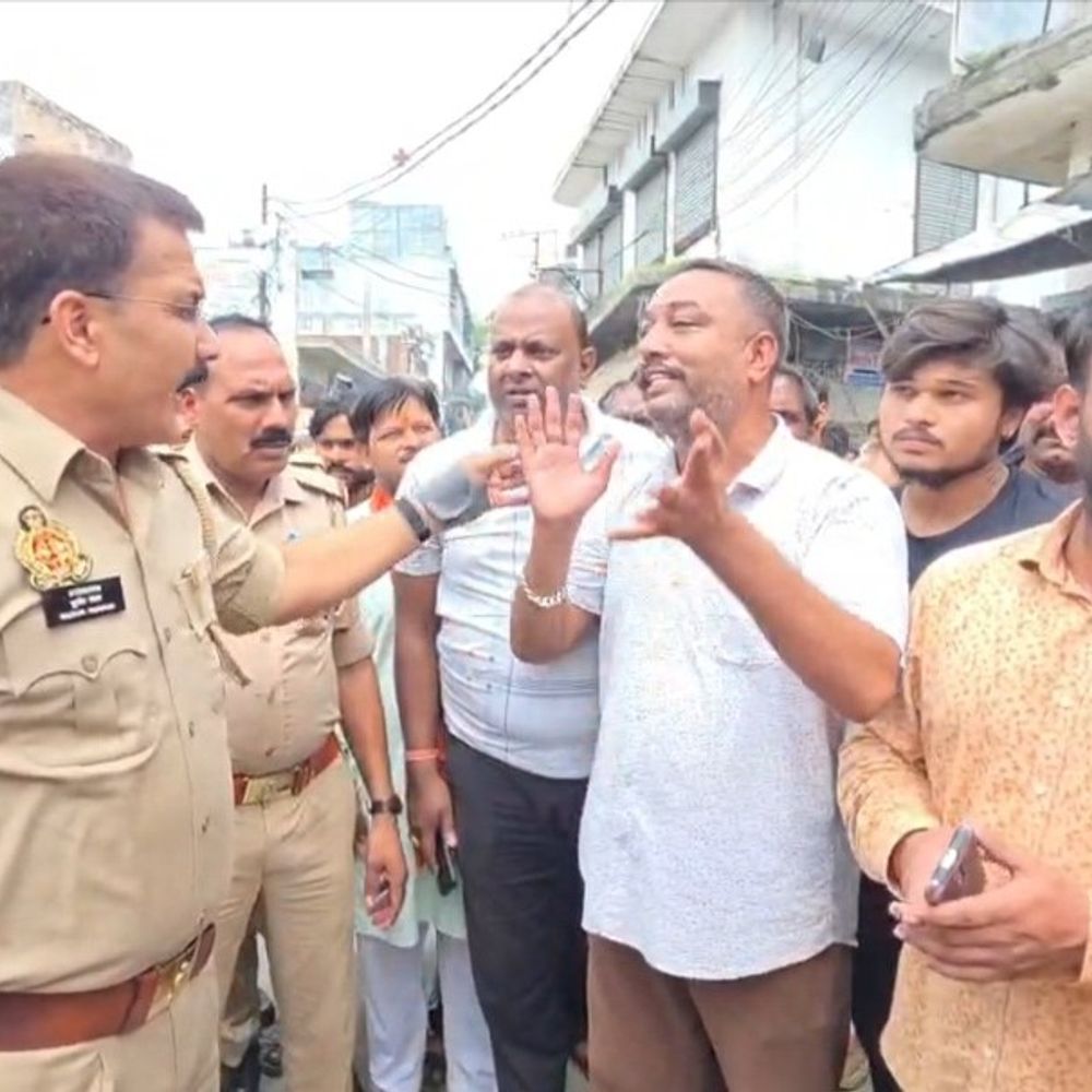 हाईकोर्ट ने संभल सीओ से रिपोर्ट मांगी:पूर्व इंस्पेक्टर सुधीर पंवार पर व्यापारियों को धमकाने और छह लाख रुपये वसूली का आरोप