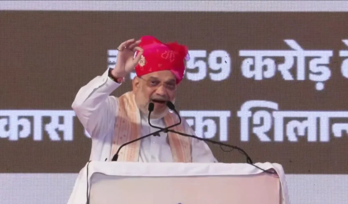 Vande Mataram Controversy: राष्ट्रगीत के अपमान का आरोप, चित्तौड़गढ़ में Amit Shah ने Sonia Gandhi पर साधा निशाना