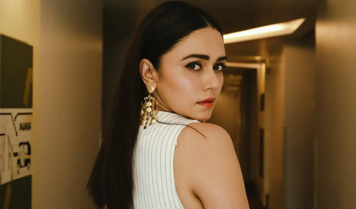 Amruta Khanvilkar ने निजी जिंदगी पर अफवाह फैलाने वालों को कानूनी नोटिस की चेतावनी दी