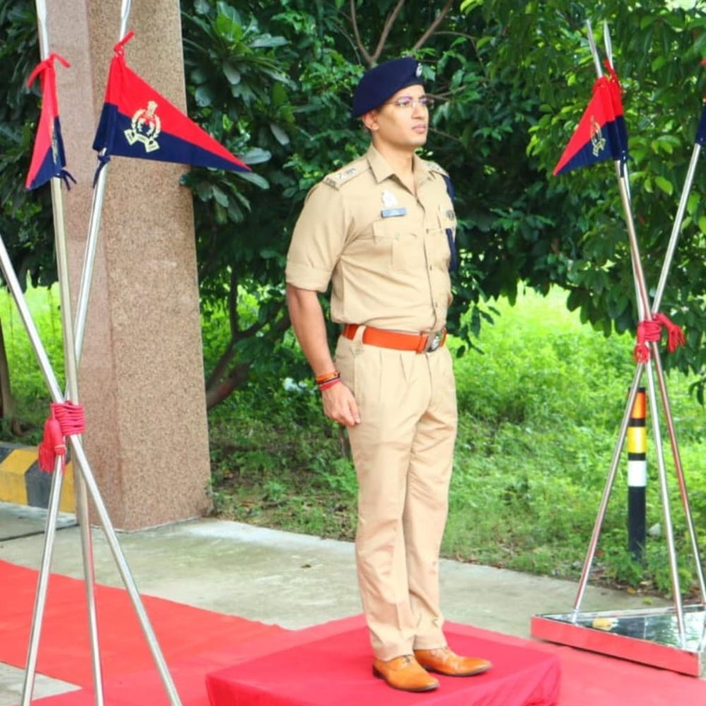 गोंडा के नए SP अभिषेक झा ने संभाला चार्ज:बोले- पीड़ितों को न्याय और अपराधियों पर सख्ती प्राथमिकता; जीरो टॉलरेंस पर होगा काम
