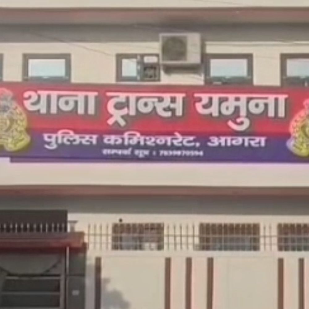जुए के फड़ पर तीन गिरफ्तार:4200 रुपये और 52 ताश के पत्ते बरामद, पुलिस ने की कार्रवाई