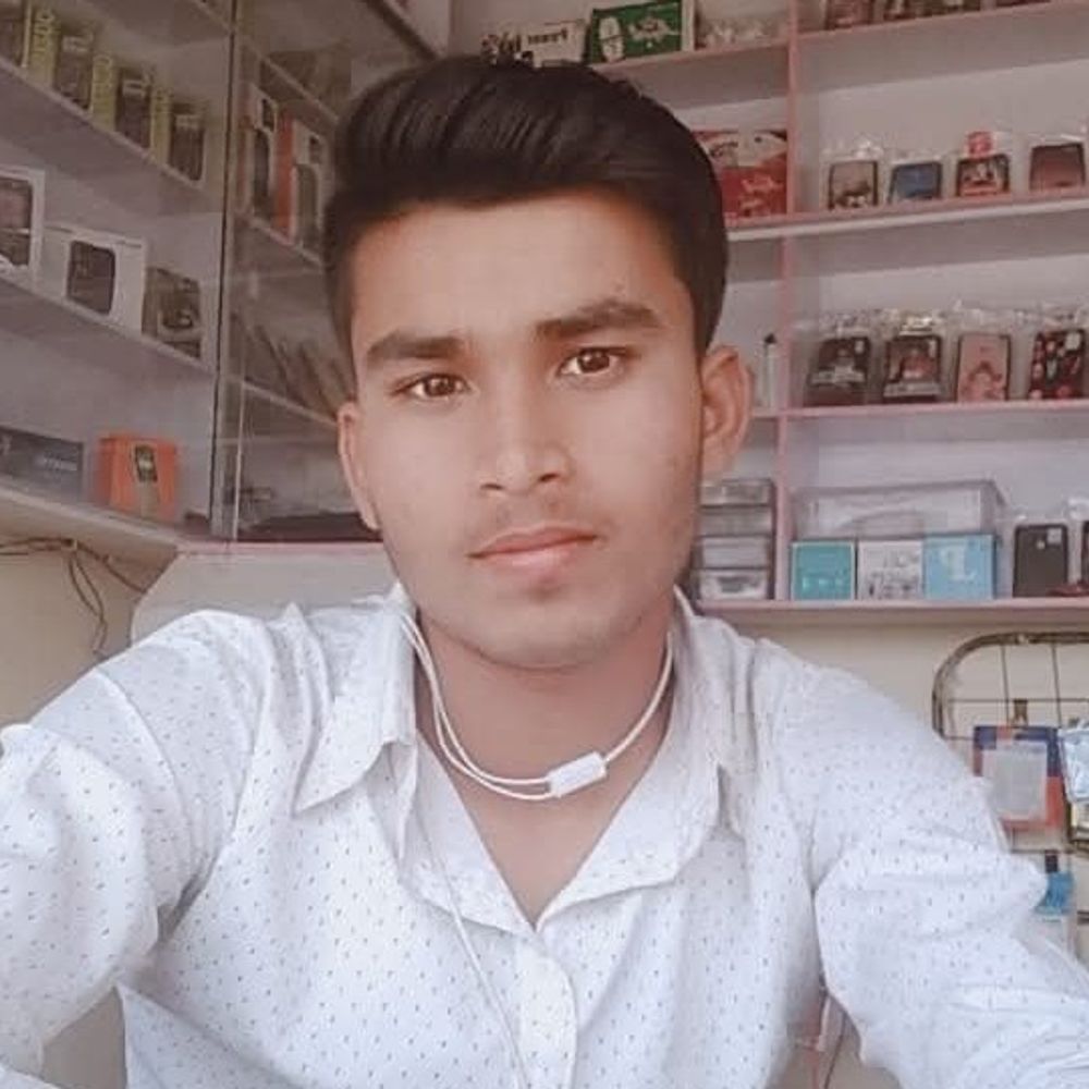 करंट की चपेट में आने से टीचर की मौत:बस्ती में टुल्लू पंप का तार जोड़ते समय हुआ हादसा