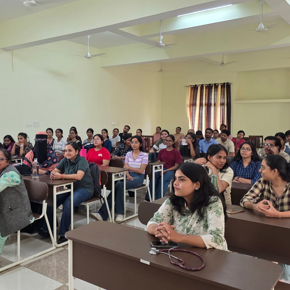 लखनऊ विश्वविद्यालय में एचपीवी टीकाकरण पर व्याख्यान:कैंसर से बचाव और जागरूकता पर विशेषज्ञों ने दी जानकारी