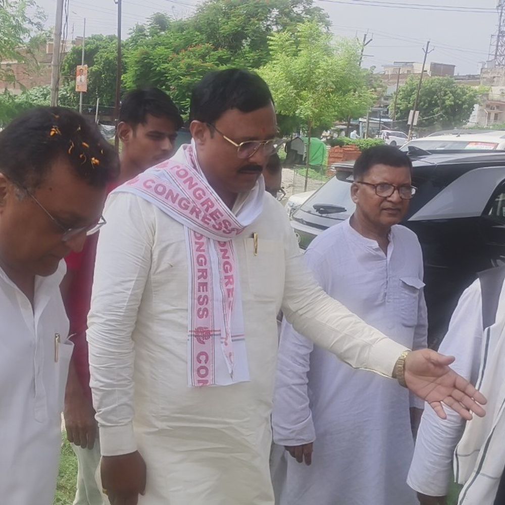 2 विधानसभा सीटों पर मजबूती से चुनाव लड़ने की जरूरत:मऊ में ऑब्जर्वर बोले- पंचायत से जिले तक सक्रिय कार्यकर्ताओं को देंगे जिम्मेदारी
