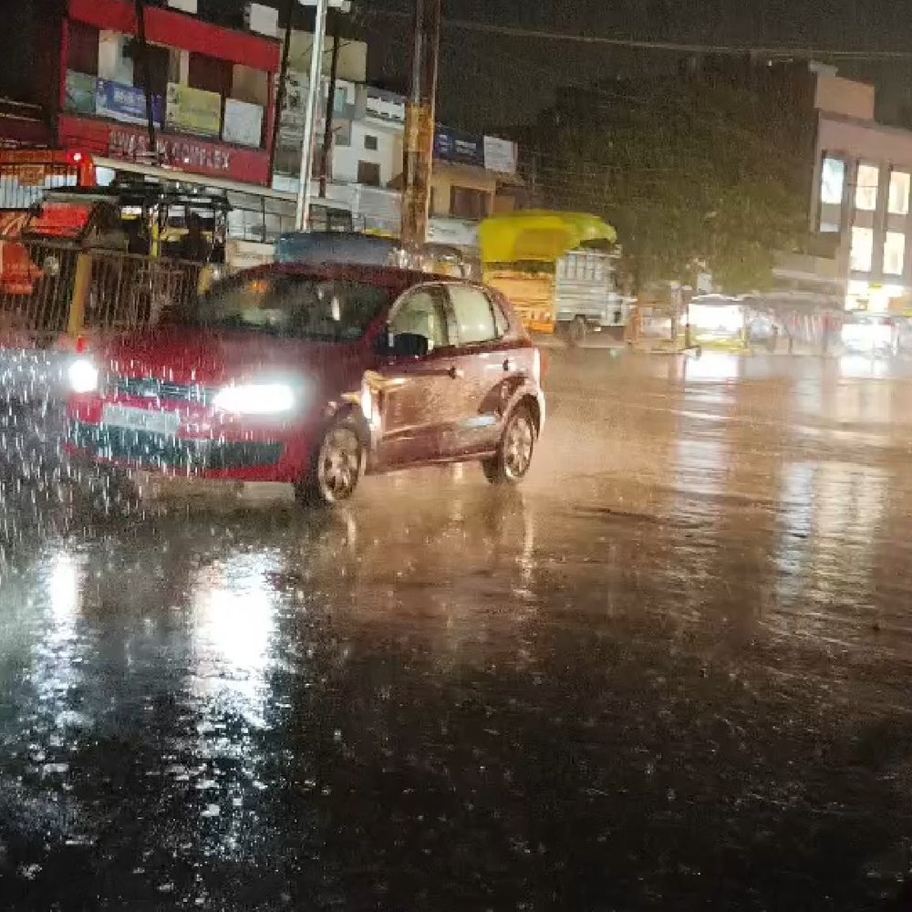 जिले में दो घंटे में 11 एमएम बारिश हुई:अगस्त में अब तक 60 एमएम, पिछले साल से 60 प्रतिशत कम हुई