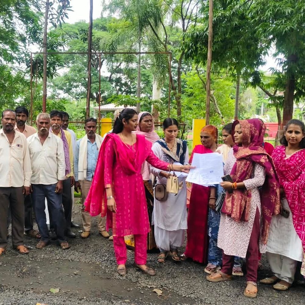 रायसेन में जिला पंचायत सदस्य और सरपंच आमने-सामने:बाहरी लड़कियों के फर्जी दस्तावेज बनाने के आरोप, सरपंच ने किया खारिज