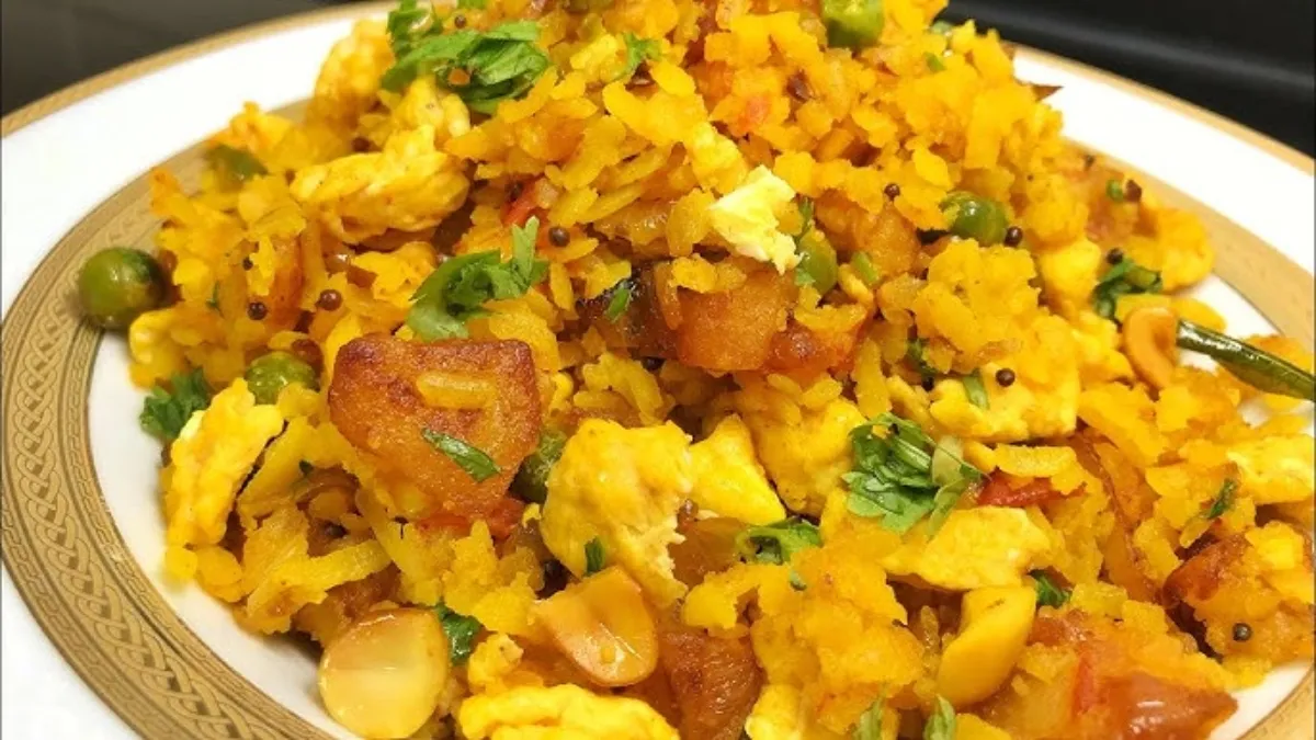सुबह के नाश्ते को दें हेल्दी ट्विस्ट, बनाएं प्रोटीन से भरपूर अंडा पोहा, झटपट नोट करें विधि