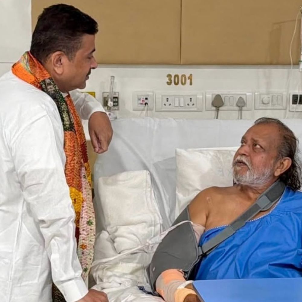 मिथुन चक्रवर्ती की सर्जरी हुई:हाथ में लगी प्लेट निकाली गई, सीएम शुभेंदु ने अस्पताल जाकर हालचाल लिया