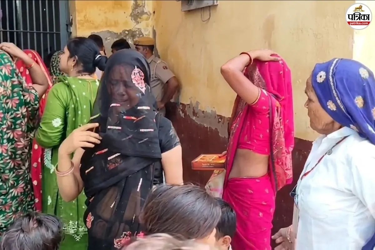 Bharatpur: भाई को जेल में देख फफक कर रोने लगी बहन, राखी के दिन जेल से आई भावुक करने वाली तस्वीर