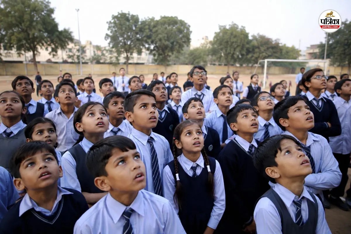 Rajasthan : बच्चों के सामने हेडमास्टर को लात-थप्पड़ और डंडे से पीटा, 3 शिक्षकों पर मामला दर्ज