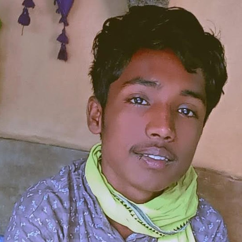 गिरिडीह में युवक का शव तालाब में मिला:चेहरे पर चोट के निशान दिखे, चार दिनों से था लापता; मानसिक रूप से था अस्वस्थ