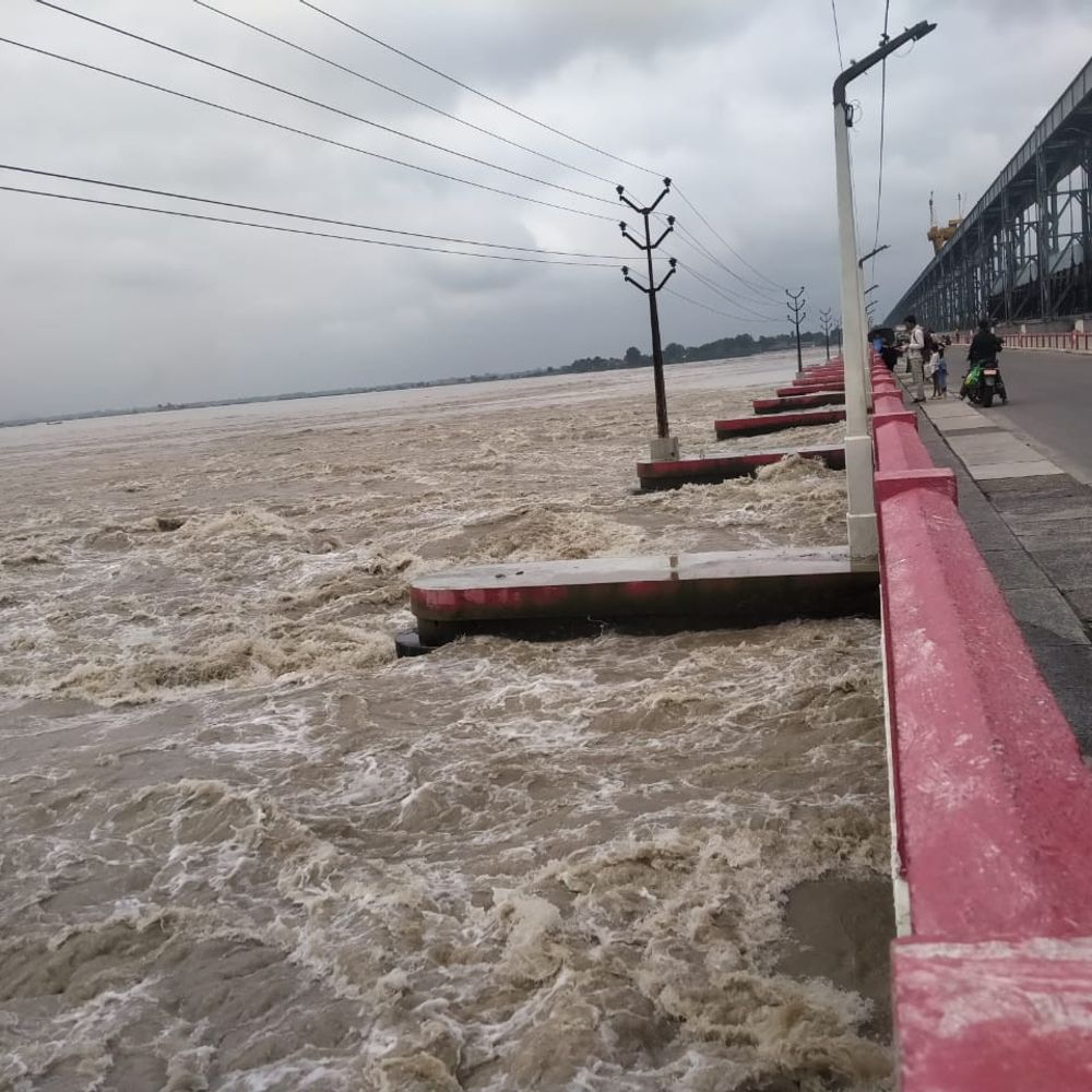 नेपाल में बारिश से सुपौल में उफनाई कोसी:बराज से 1.77 लाख क्यूसेक पानी डिस्चार्ज, तटबंध के भीतर बाढ़
