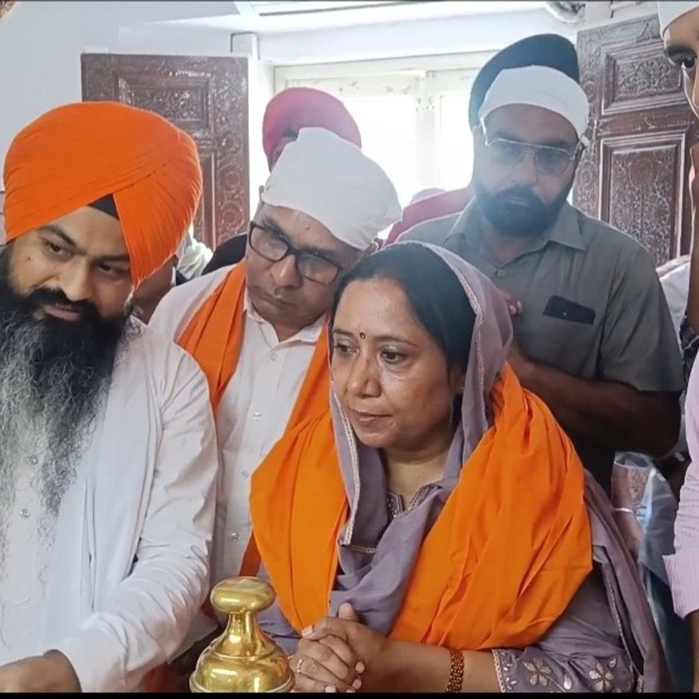 सुखबीर बादल पर हमले की कैबिनेट मंत्री ने की निंदा:बटाला पहुंची डॉ. बलजीत कौर बोलीं- गुरु घर में ऐसी घटना बर्दाश्त नहीं
