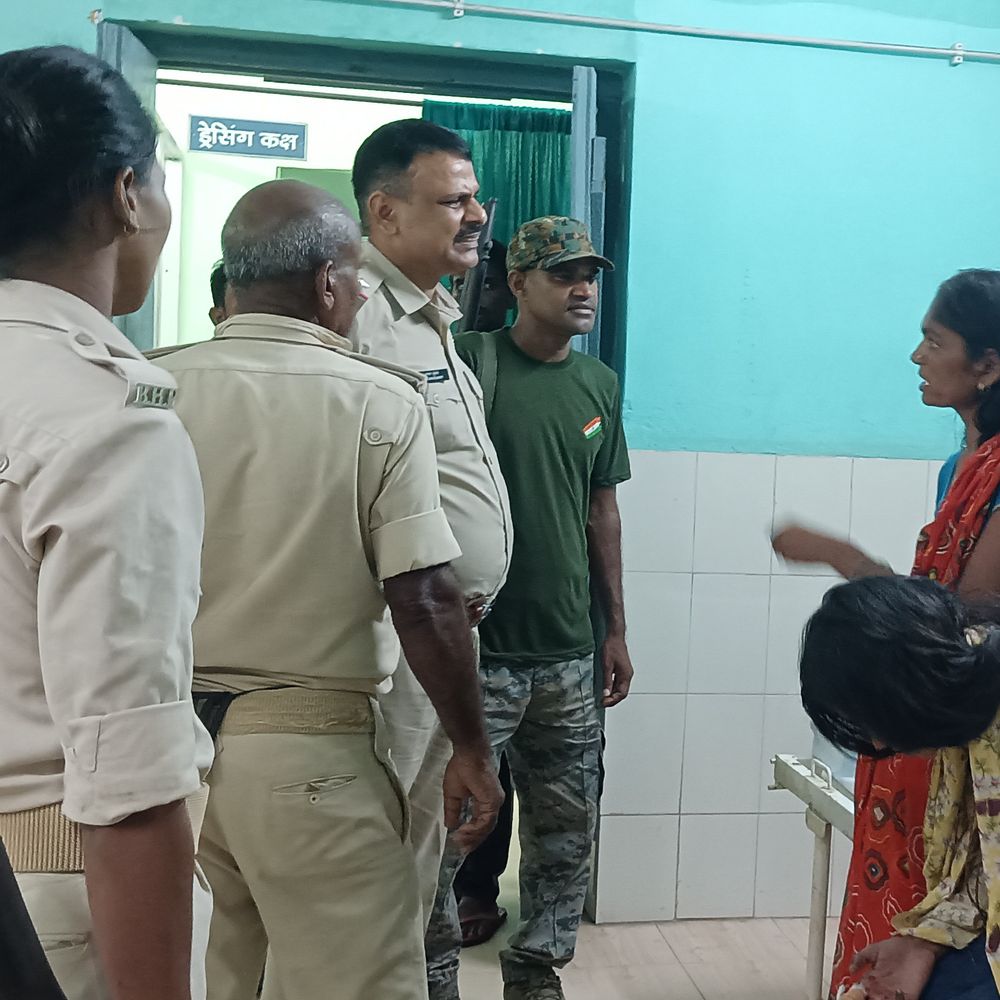 महरना गांव में भूसा बंटवारे पर विवाद, चार घायल:ईंट-पत्थर, लाठी-डंडे चले; पुलिस जांच में जुटी