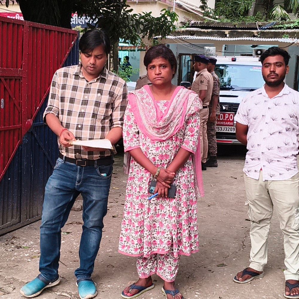 विद्यापीठ चौक पर डॉक्टर से सोने की चेन छीनी:बाइक सवार दो बदमाश फरार, CCTV की मदद से आरोपी की हो रही पहचान